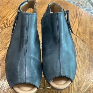 Earth Kristy Admiral Blue Women's  Peep-Toe Ankle Boots